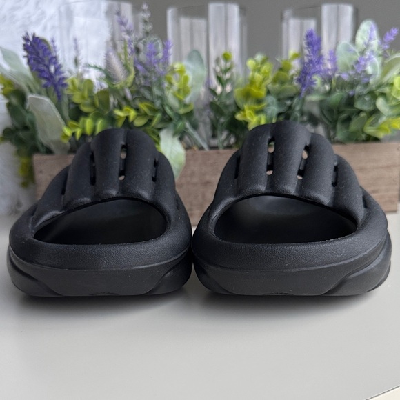 UGG Women Black Foamo Slide Sandals In Water Resistant EVA - Picture 6 of 13